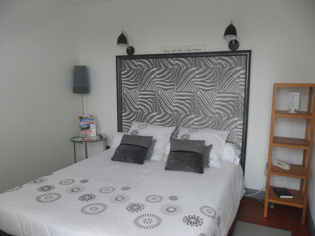 Hotel La Buissonniere Bannay  Habitación foto